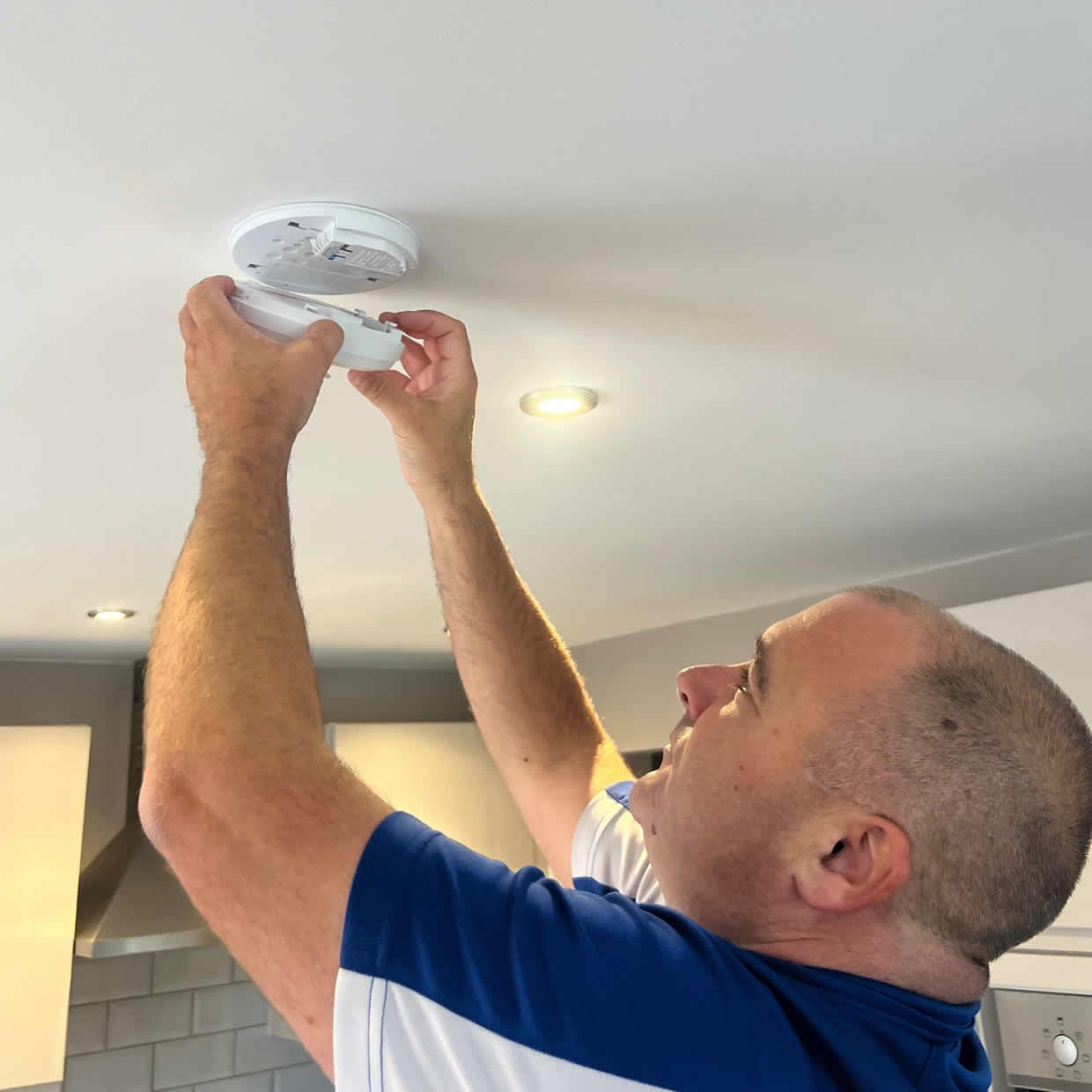 Professional smoke and heat alarm installation in Leigh